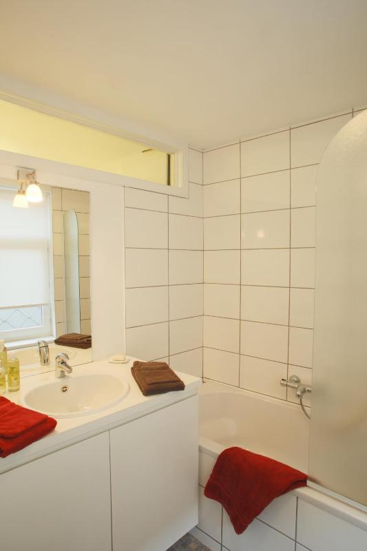 Apartment (4 Adults) Cathedral image 2