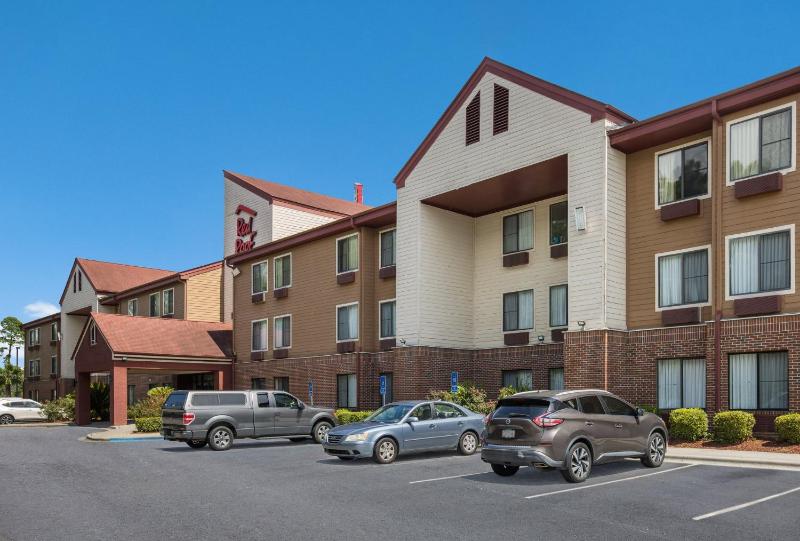 Red Roof Inn & Suites Savannah Airport - image 3