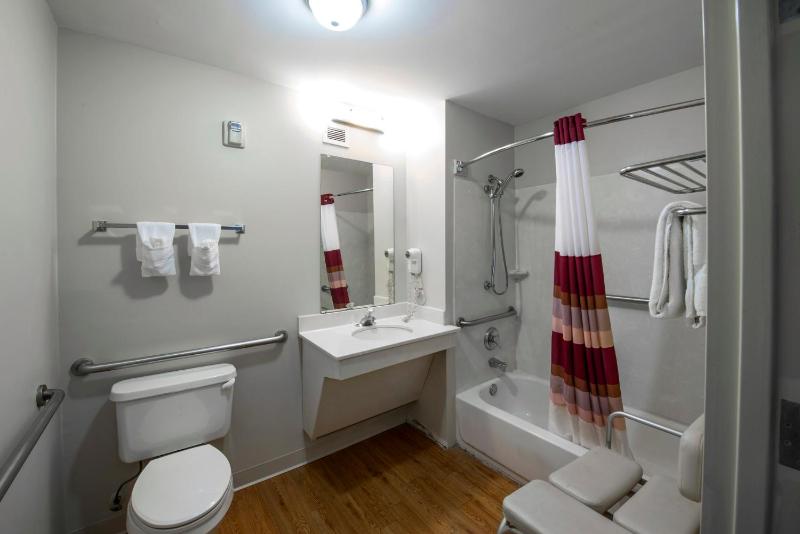 Red Roof Inn & Suites Savannah Airport - image 10