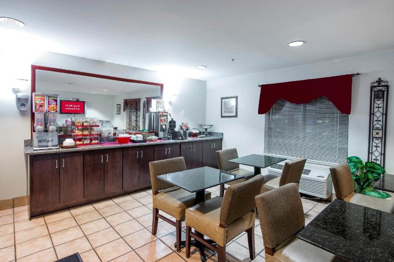 Red Roof Inn & Suites Savannah Airport - image 26