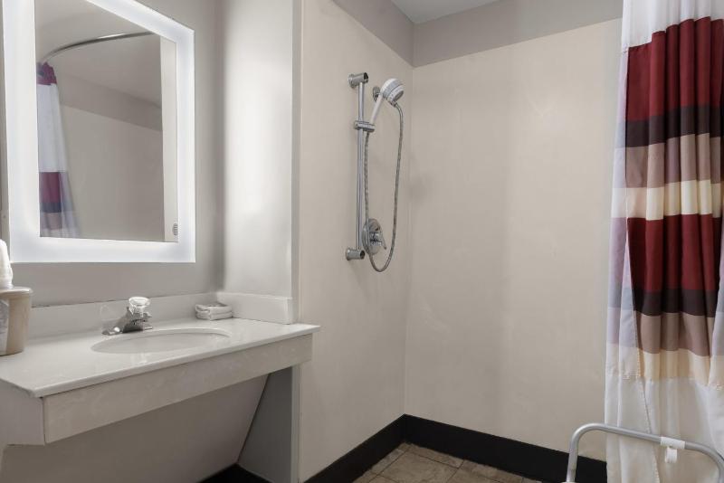 Red Roof Inn & Suites Savannah Airport - image 24