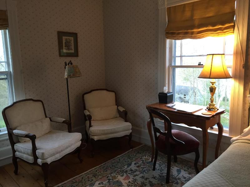 Queen Room with Sea View image 2
