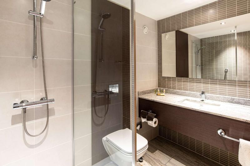 Double Room image 3