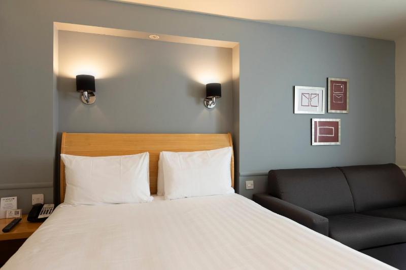 Standard Room image 2