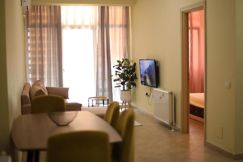 Pleasant apartment with free dedicated parking in Komuna e Parisit Images