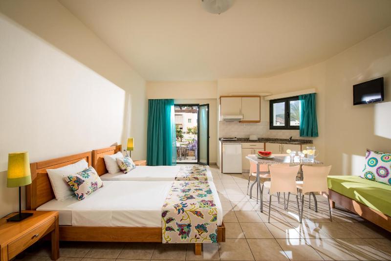 Superior Studio with Garden View (3 Adults) image 3