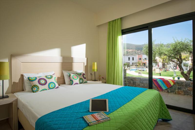 Deluxe 1-Bedroom Apartment (4 Adults) image 2