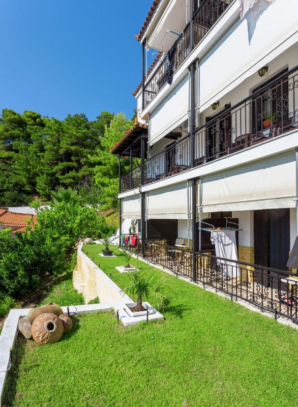 Aegeon Hotel - image 3
