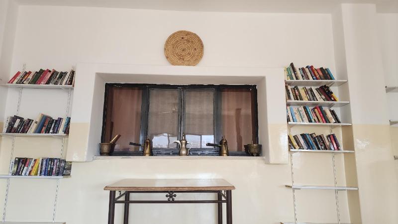 Window on petra - image 15