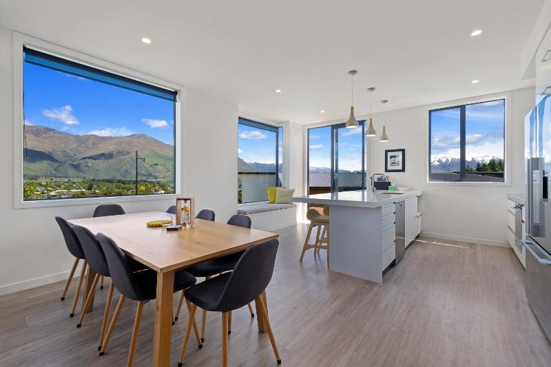 Karearea Views - Wanaka Holiday Home - image 8