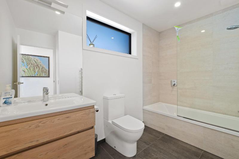 Karearea Views - Wanaka Holiday Home - image 2