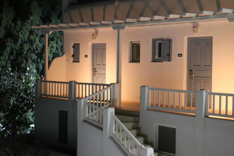 Standard Quadruple Room image 2
