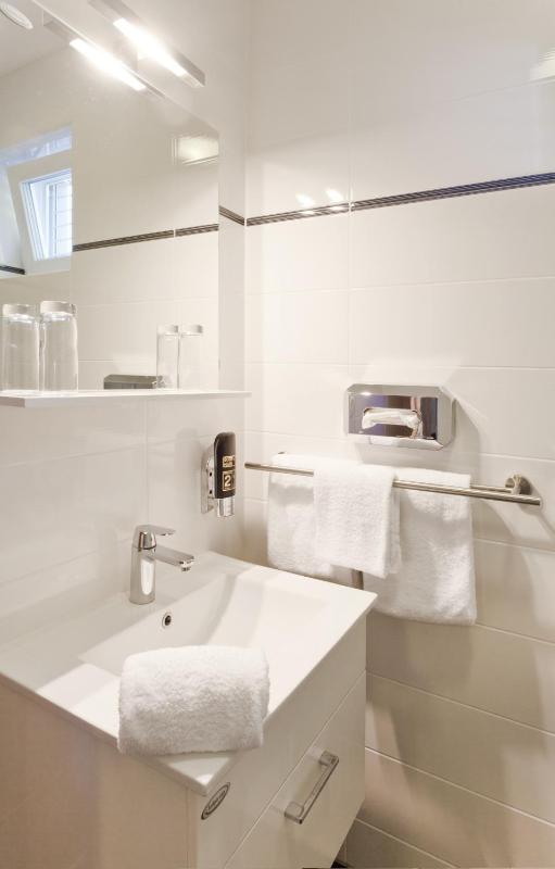 Studio Apartment image 2