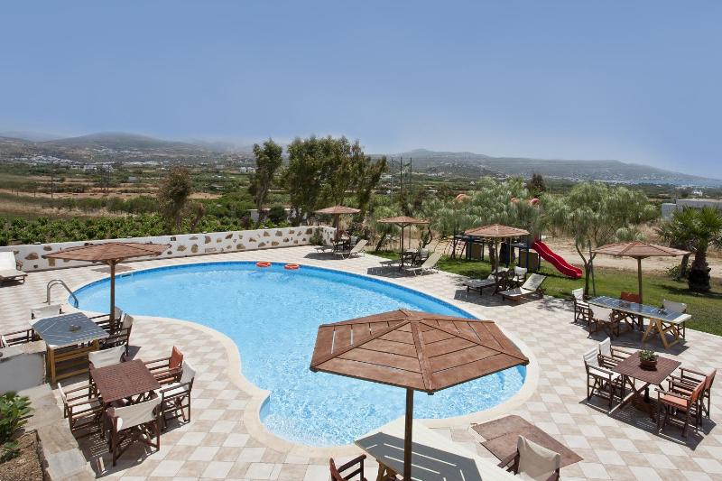 Deluxe Studio image 4