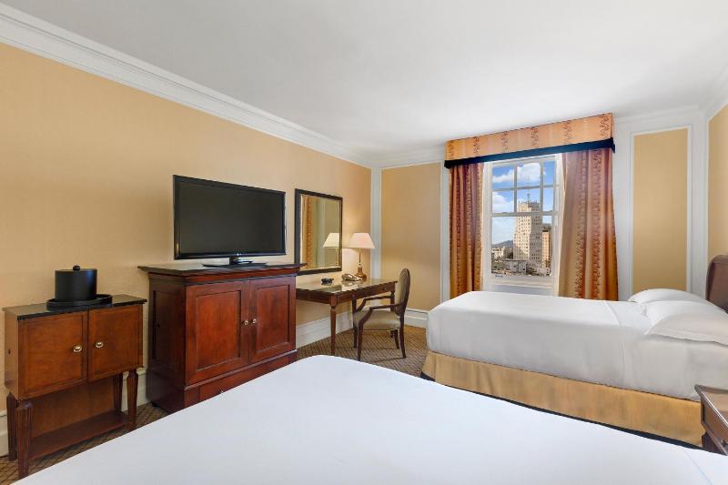 Classic Double Room with Two Double Beds image 2