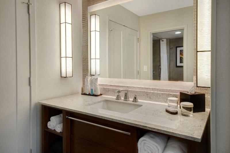 Suite with Two Double Beds - Non-Smoking image 2