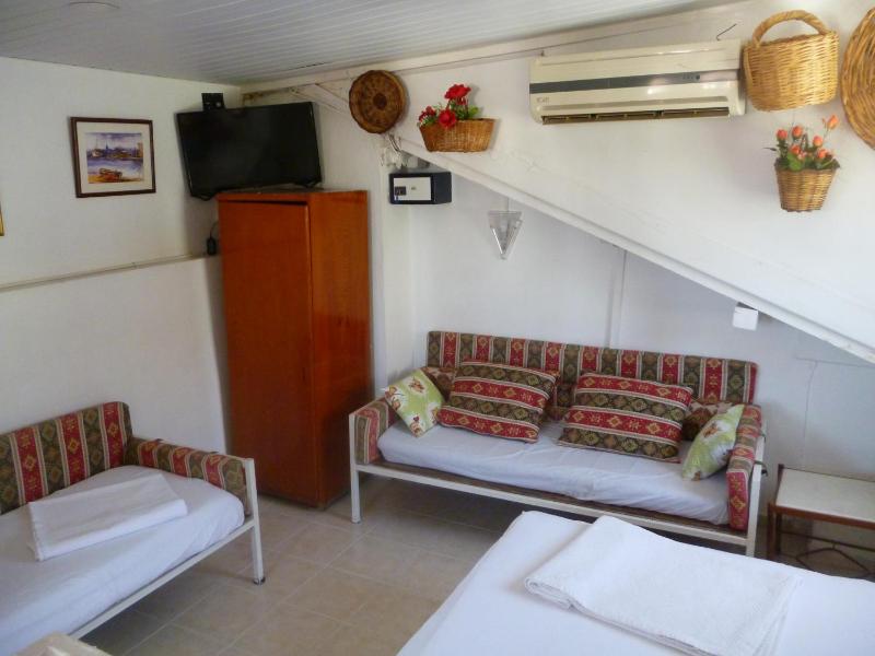 Triple Room with Terrace image 4