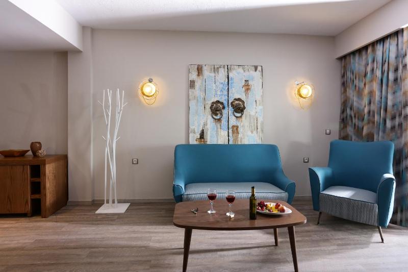 Suite with Private Pool image 1