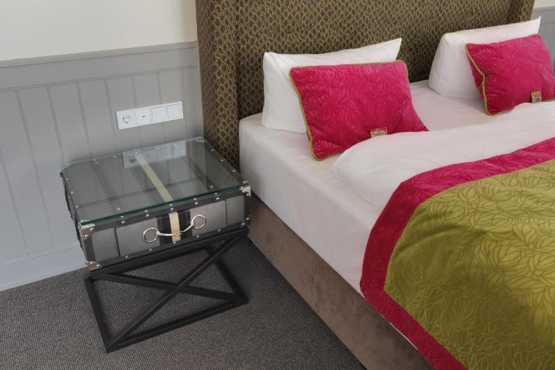 Deluxe Double Room with Balcony image 3