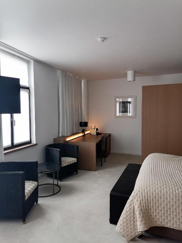Superior Triple Room image 4