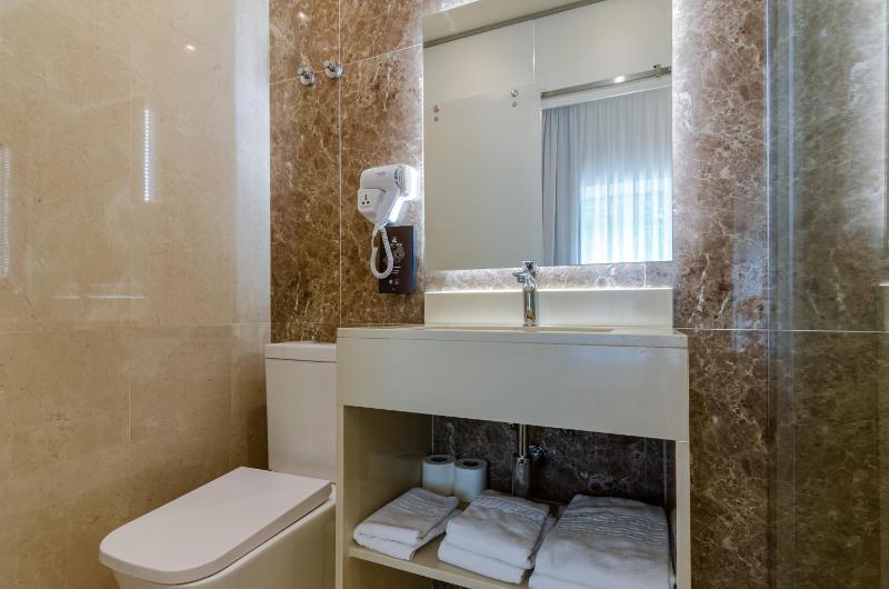 Superior Double Room image 4