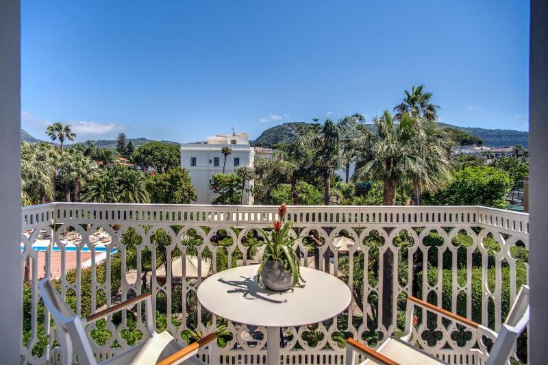 Superior Double or Twin Room with Garden View image 3