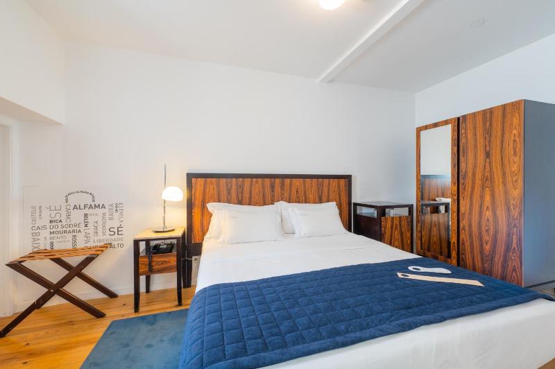 Double Room with Interior View image 4