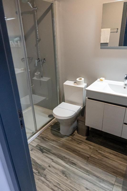 Triple Room with Private Bathroom image 4