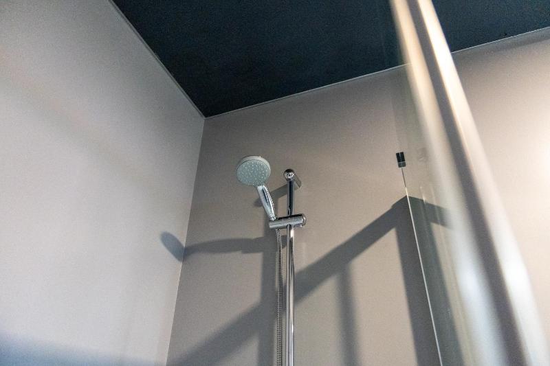 Triple Room with Private Bathroom image 3