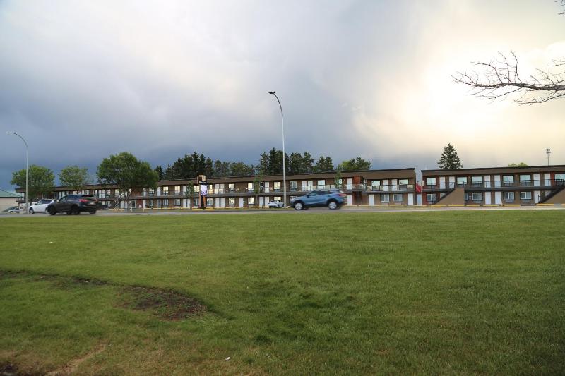 Royal Lodge - image 41