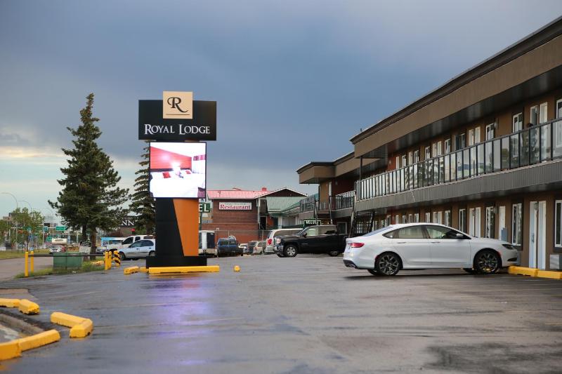 Royal Lodge - image 26