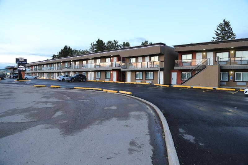 Royal Lodge - image 17