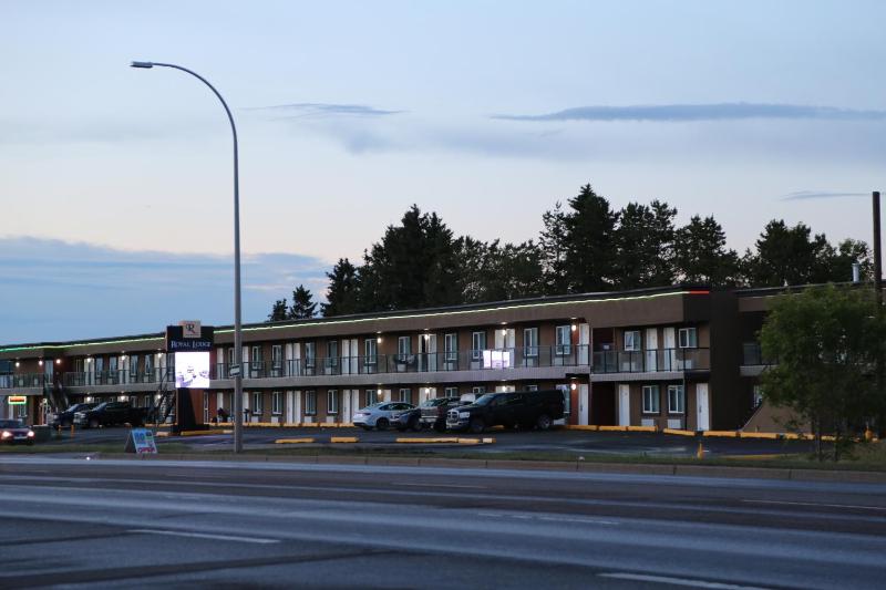 Royal Lodge - image 13