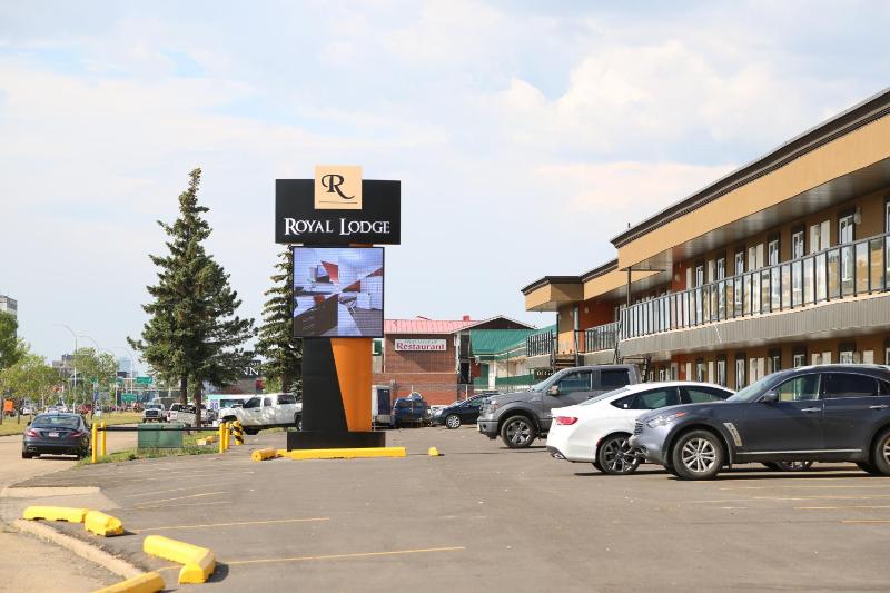 Royal Lodge - image 30