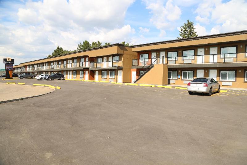 Royal Lodge - image 34