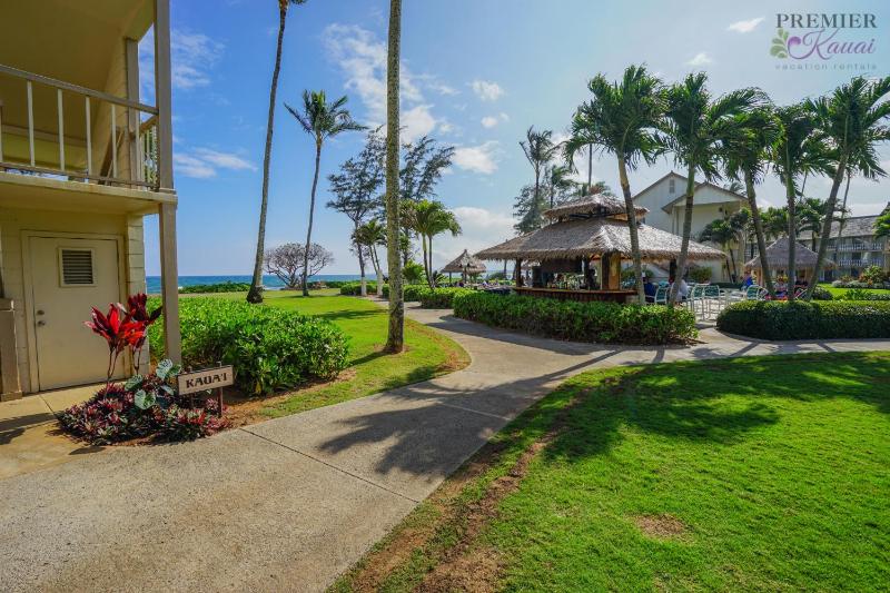 Studio Apartment with Sea View image 3