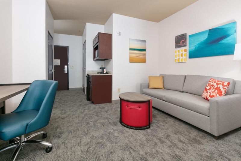 King Suite - Non-Smoking image 3