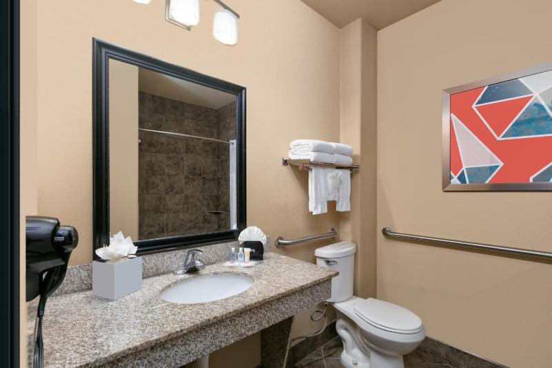 King Suite - Non-Smoking image 2