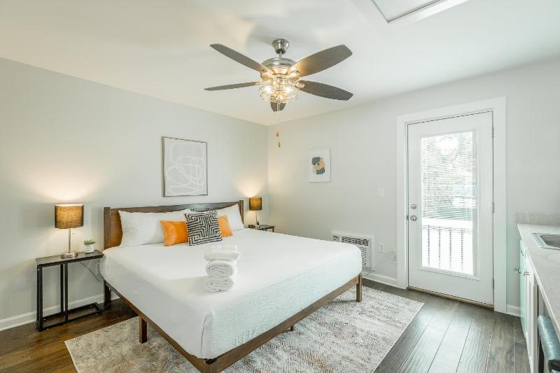 Studio Apartment image 1