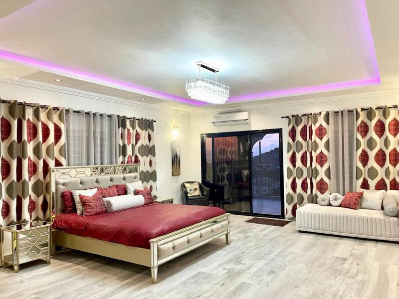 2 Bed Apartment Sleeps 4 - Jacuzzi Parking Wifi - image 16