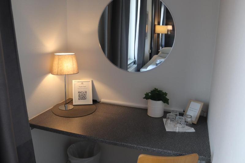 Family Room image 4