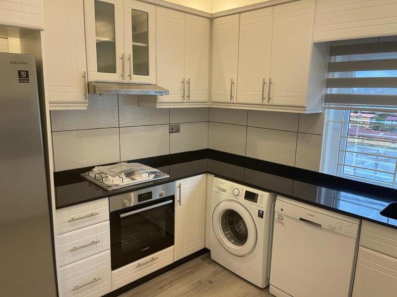 2 Bed Apartment Sleeps 4 - Jacuzzi Parking Wifi - image 4