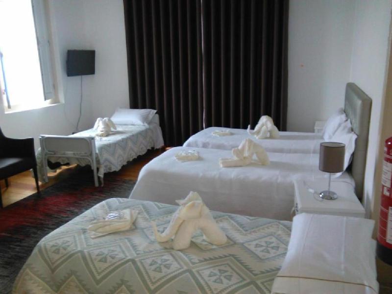 Double Room image 4
