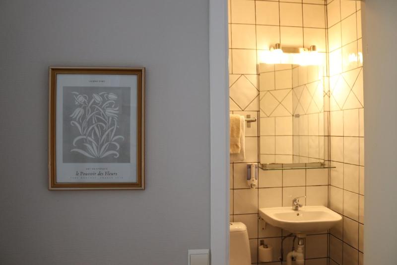 Standard Single Room image 3