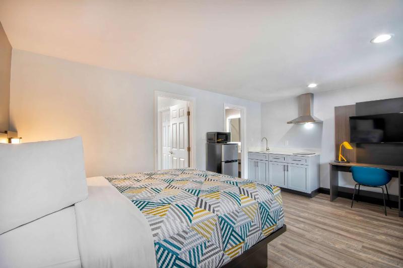 Two-Bedroom Suite - Non-Smoking image 3