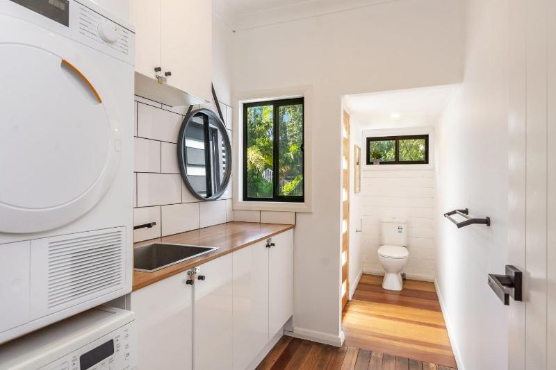 THE Elks - Pet Friendly Home in Town - Holiday Yamba - image 13