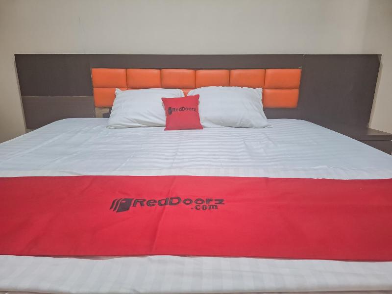 Deluxe Room image 2