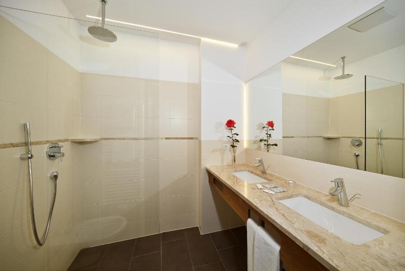 Suite image 3