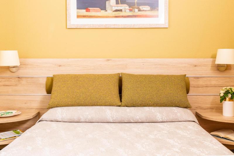Comfort Single Room image 3