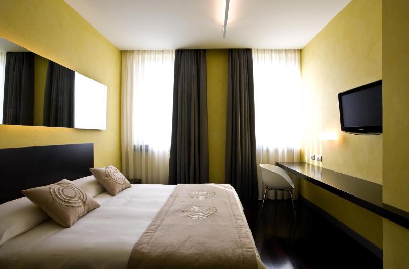 Superior Double or Twin Room image 1